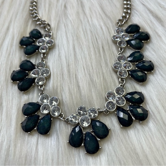 Charming Charlie statement necklace - Picture 3 of 10